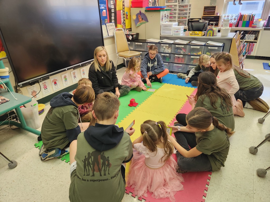 MMS Student Council and Advisors Mrs. Haas and Mrs. Vogelei went to IMS to help out in Pre-School and Kindergarten classes today. A wonderful opportunity for our older children to be a role model. 